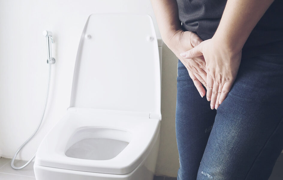 woman holding hand near toilet bowl health problem concept 944x601 - मूत्र रिसाव अब शर्मिंदगी का कारण नहीं-kidneystones, kidney, health-care-#Kidneys #Ureters #Bladder #Urethra #Prostate #Testicles #Ovaries #Kidneystones #mgims